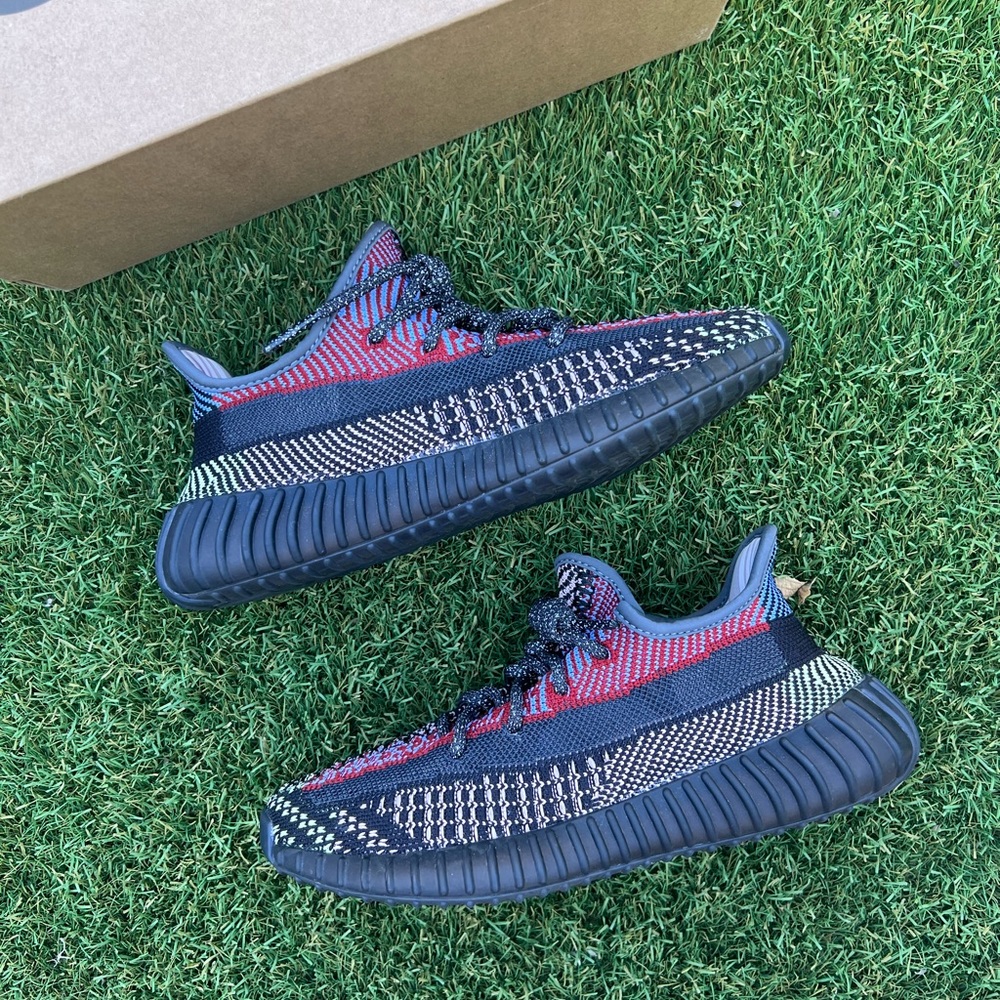 Yeezy Adidas Boost 350 V2 in Yecheil